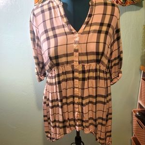 Hi-low button down top by Torrid size 00